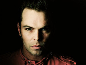 Gaz Coombes Presents… Sub Divider (Video)