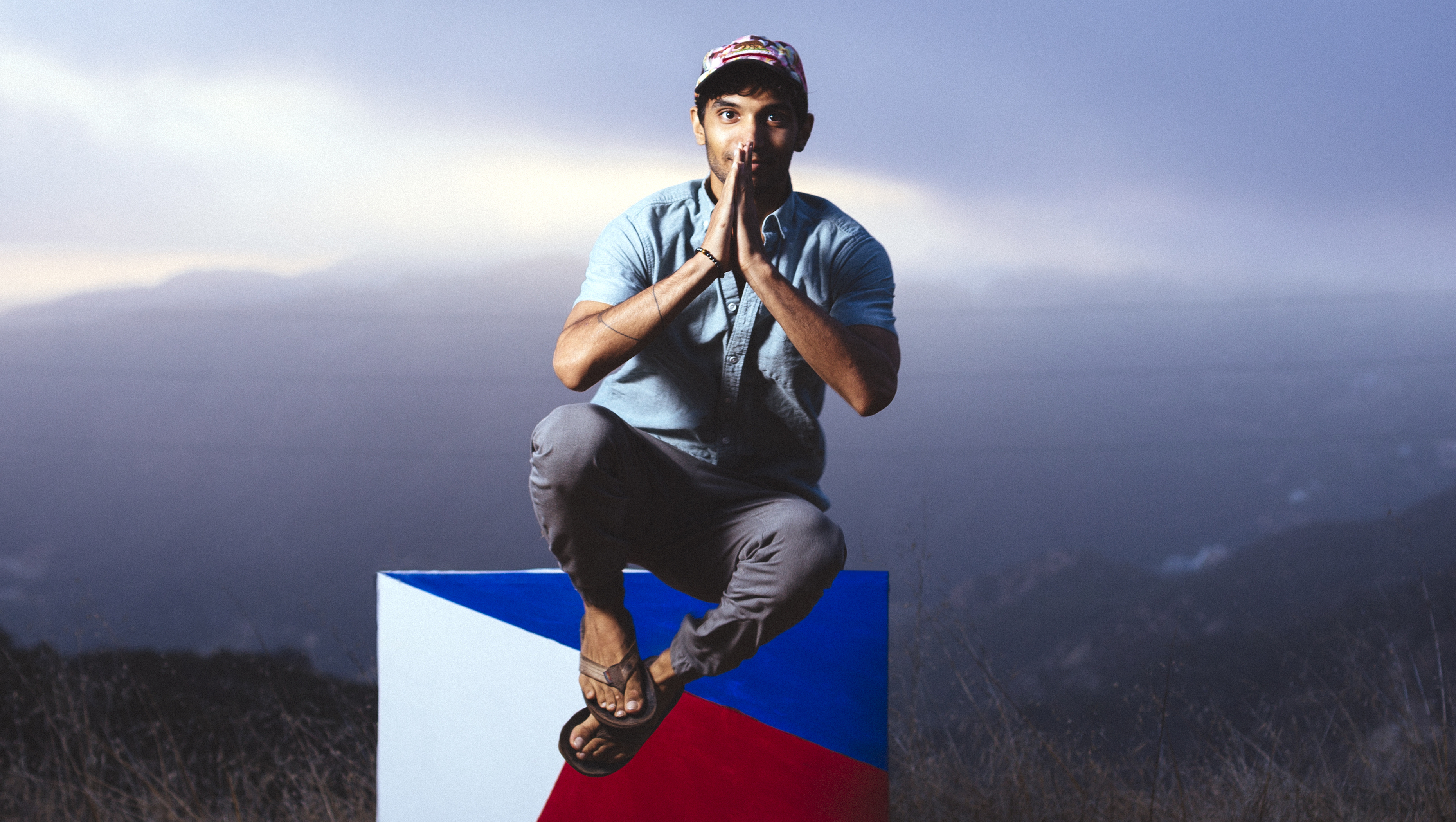 Listen: Axel Mansoor – London Grey