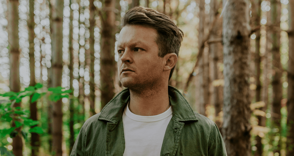 Watch: Mattie Leon – Silver Line (Lyric&nbsp;Video)