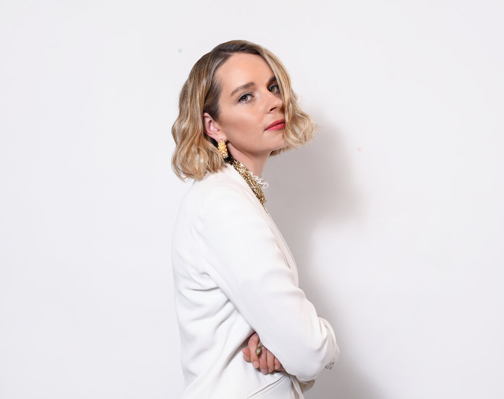 Listen: Essie Holt – Silent Wars