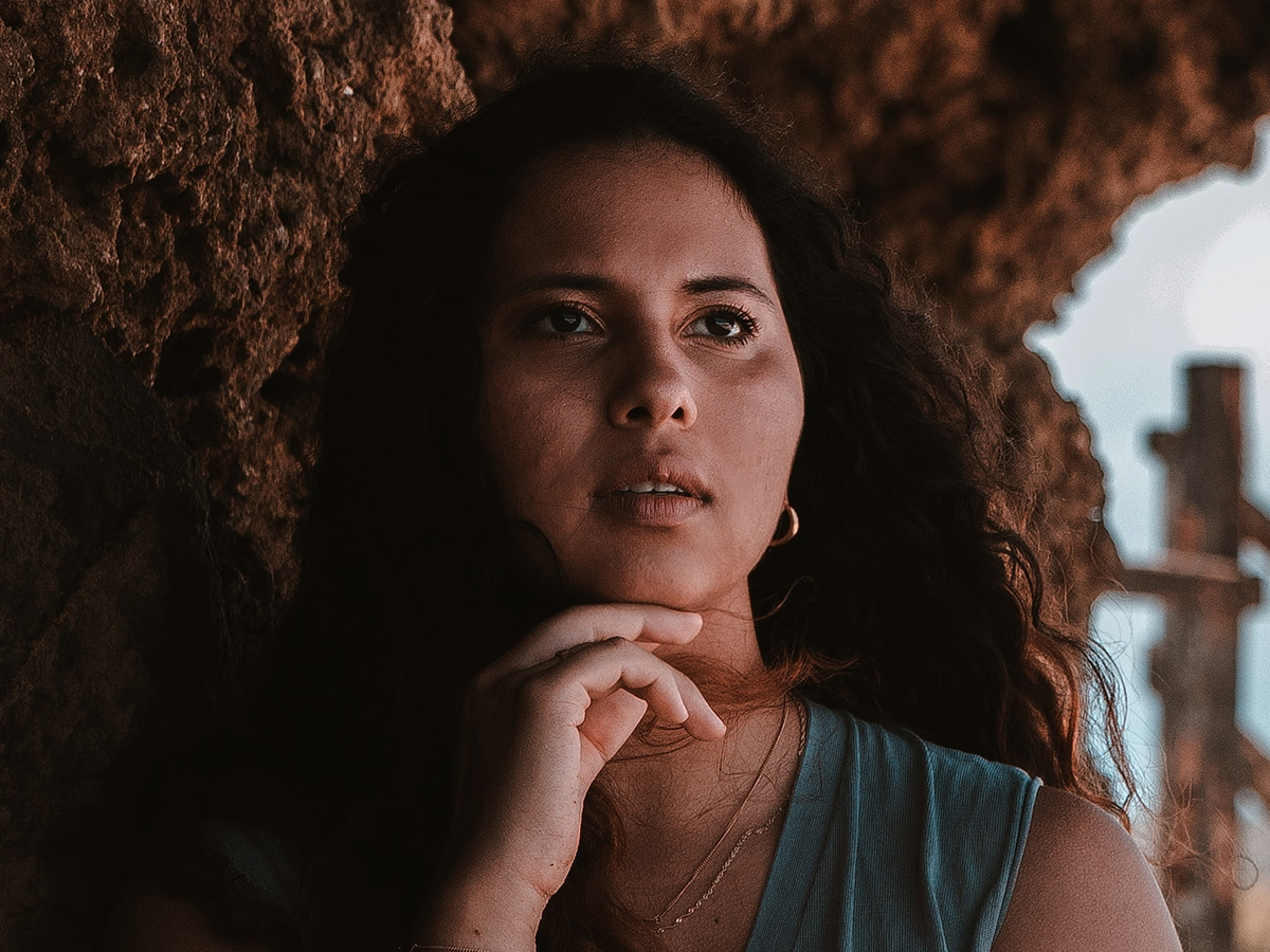 Watch: Jessy Yasmeen – Holy Water