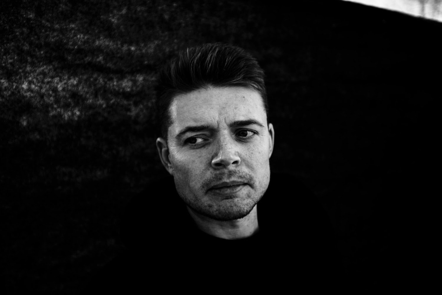 Listen: Obylx – Skin