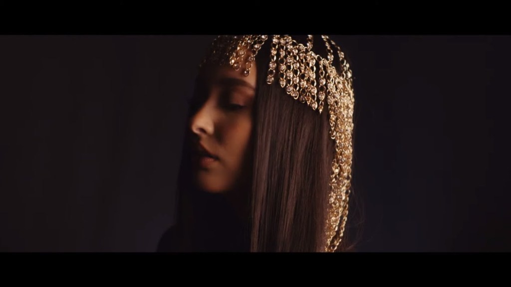 Watch: Faouzia – How It All Works&nbsp;Out