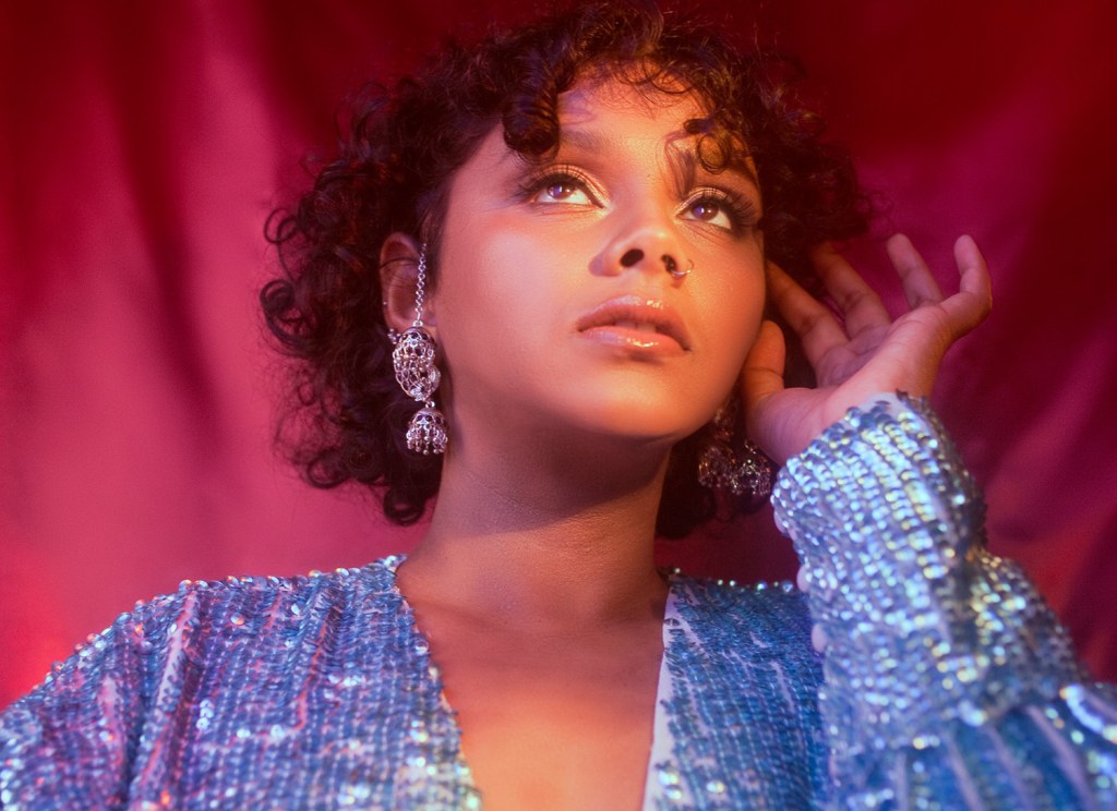 Watch: Sabiyha – Love Me Alone (Discover Live&nbsp;Session)