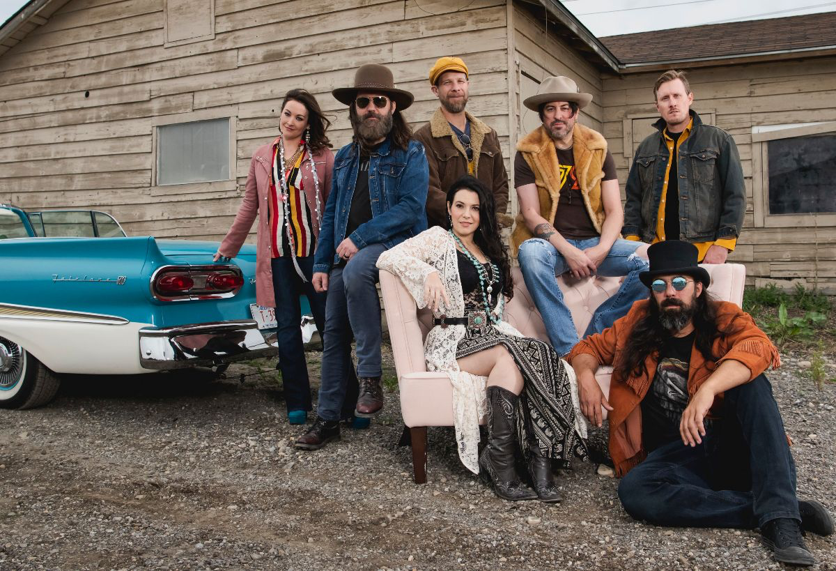 Watch: The Hello Darlins – Better Days (Featuring Dave Fenley)