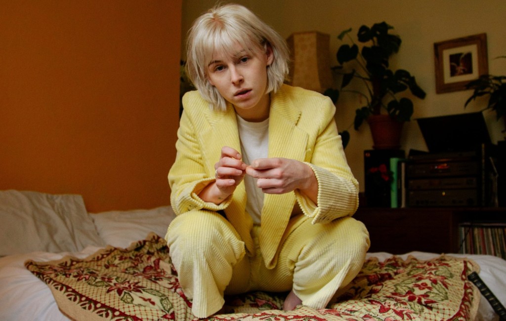 Watch: Fenne Lily. –&nbsp;Solipsism