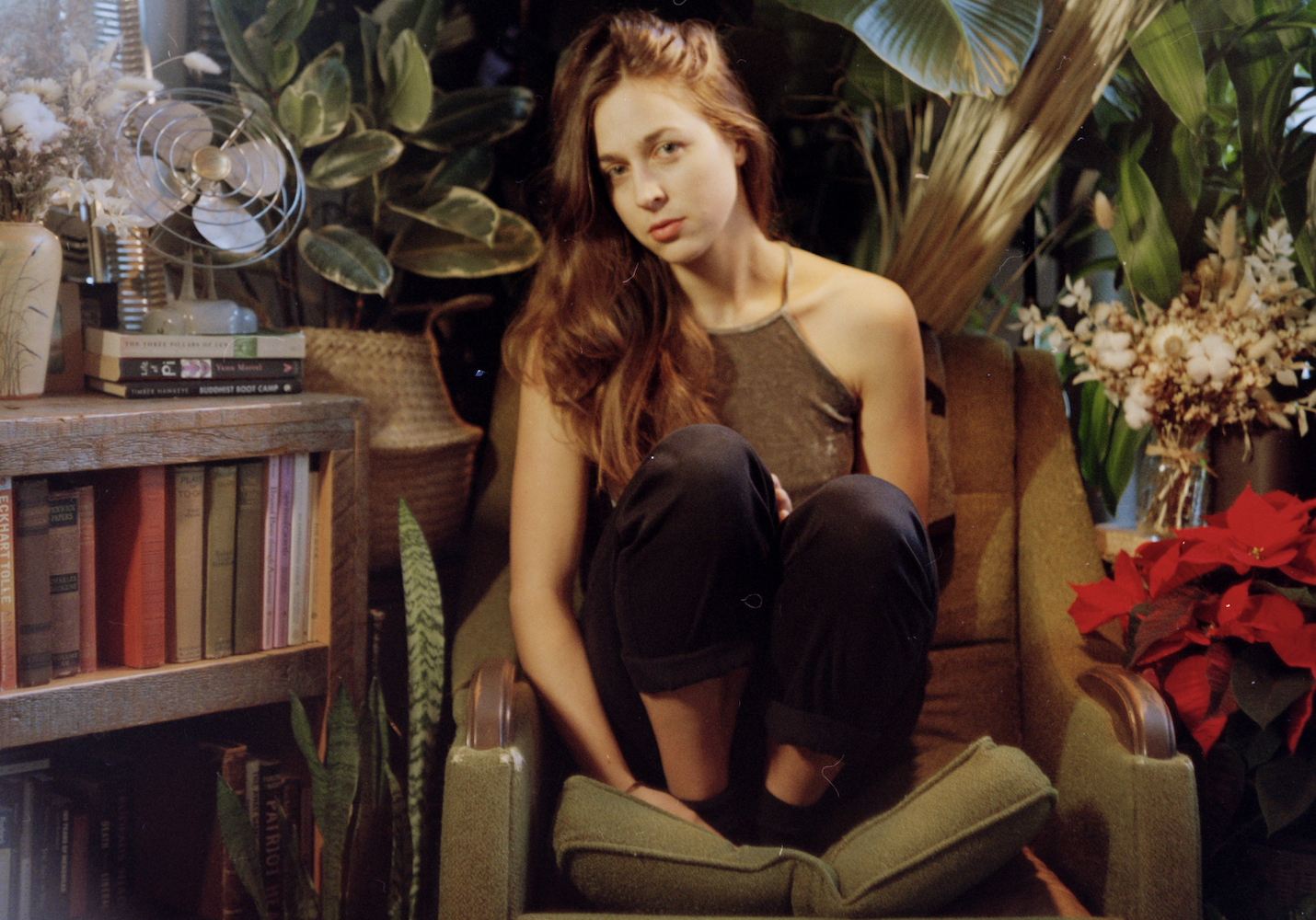 Listen: Jenny Banai – Paper Plain