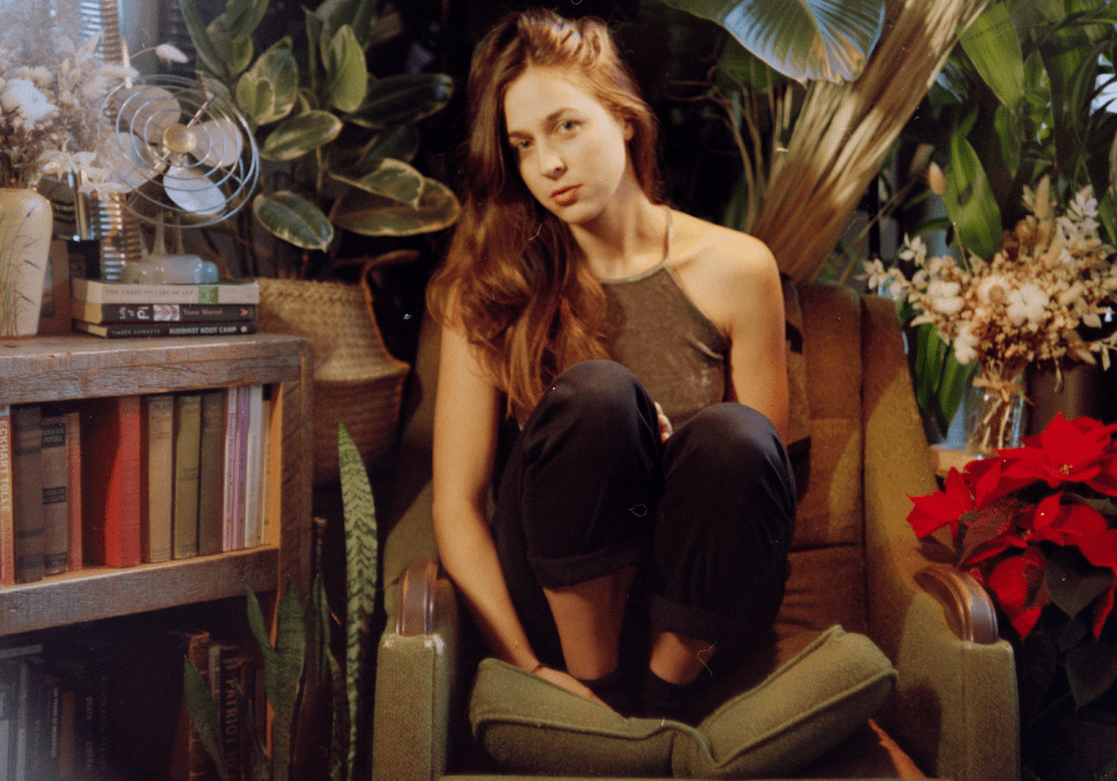 Listen: Jenny Banai – Paper&nbsp;Plain