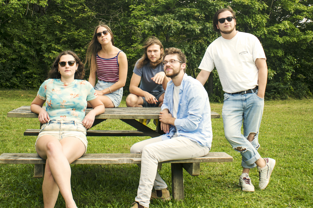 Watch: Sundae Girl – Faces