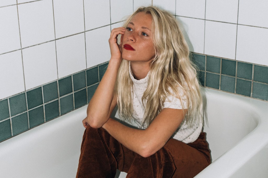 Listen: Julianna Laine – Nothing 2&nbsp;U