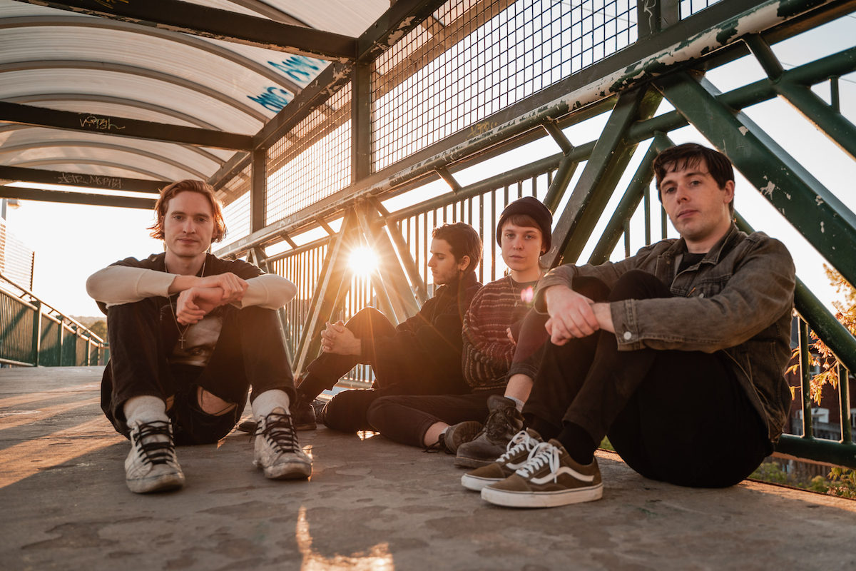 Watch: The Effens – Venom Denim (Live)