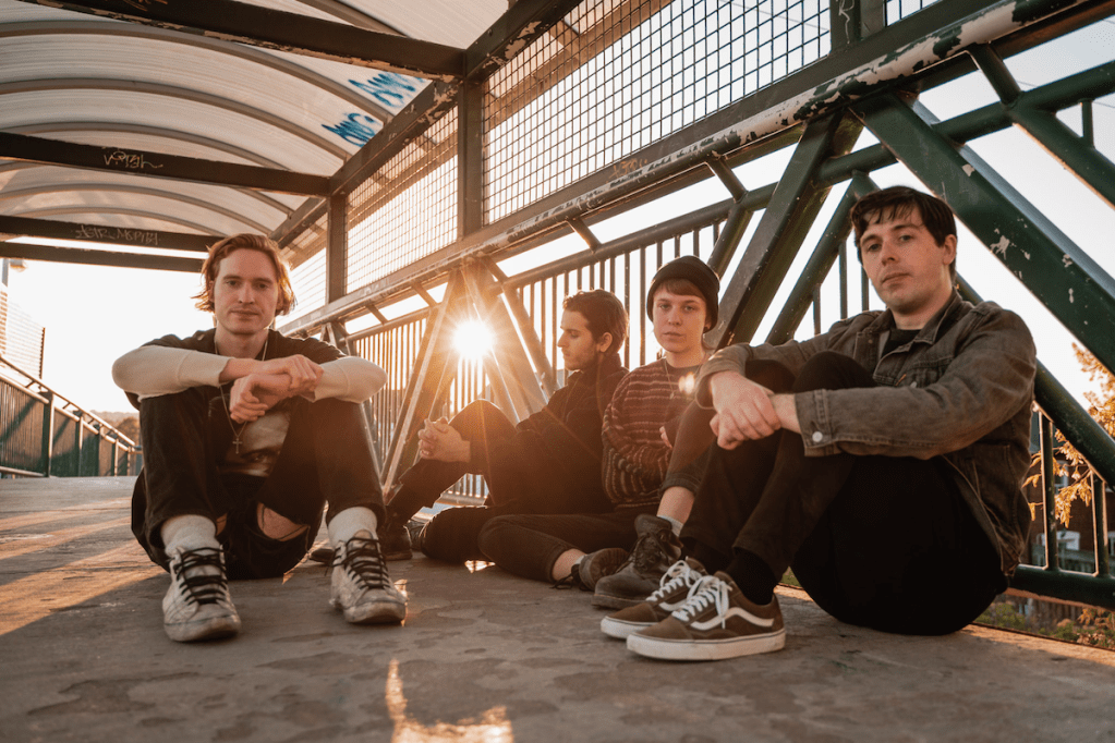 Watch: The Effens – Venom Denim&nbsp;(Live)