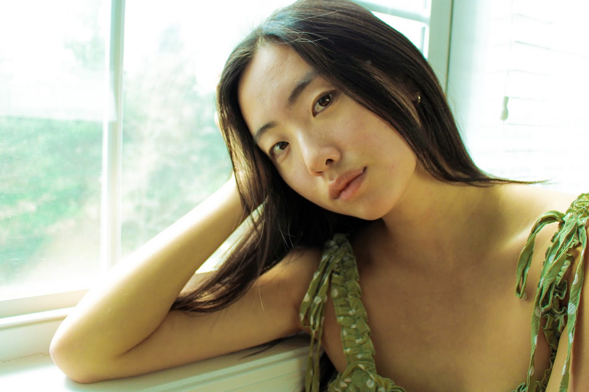 Watch: Sarah Kinsley – Over And Under