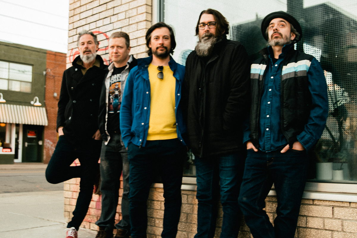 Listen: The Sarandons – Lately, I Believe