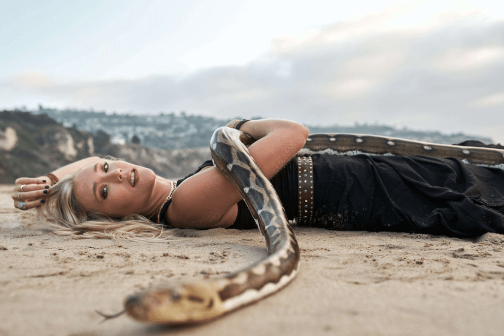 Listen: Chloé Caroline –&nbsp;Ready