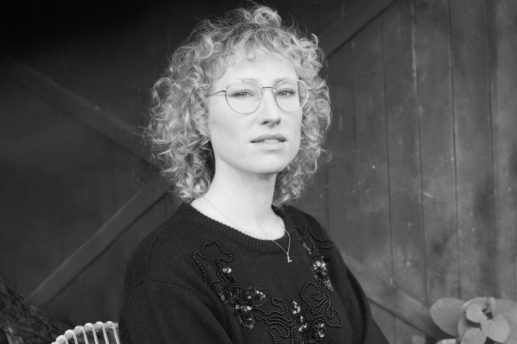 Listen: Kelly McMichael – Stepping&nbsp;Stone