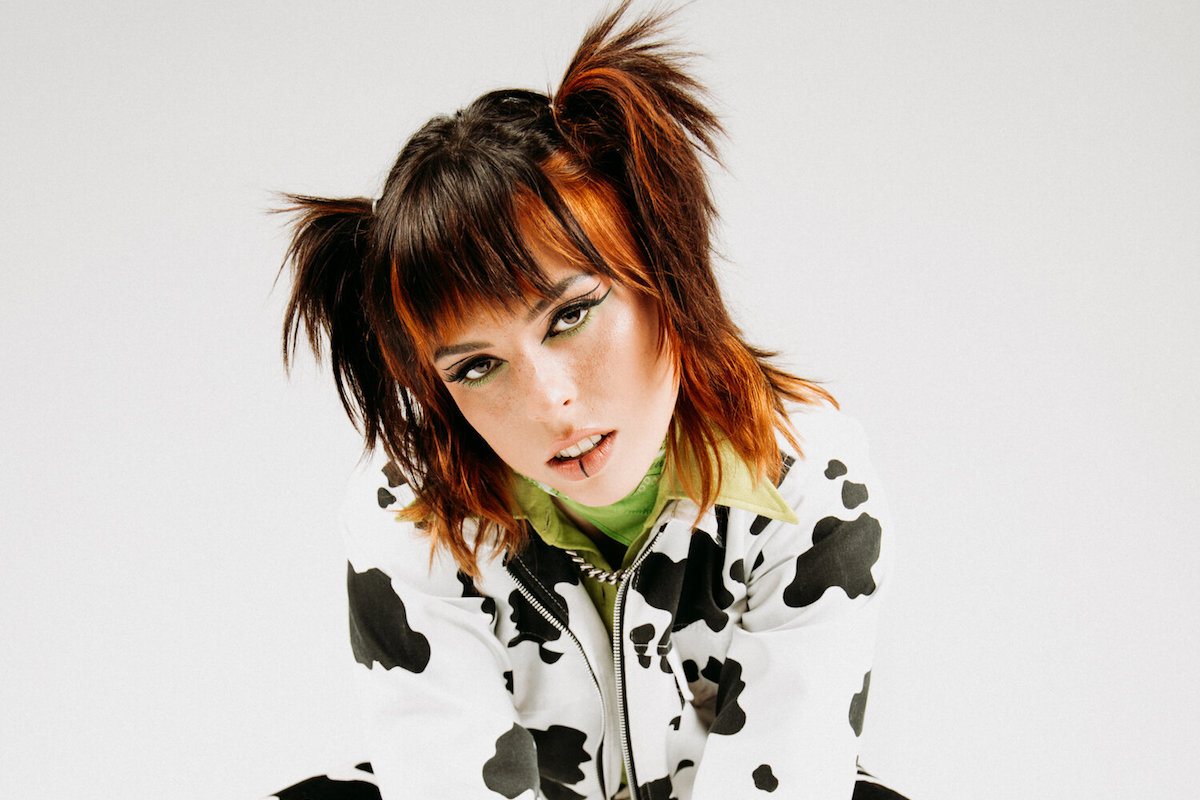 Listen: Mia Nicolai – People Pleaser