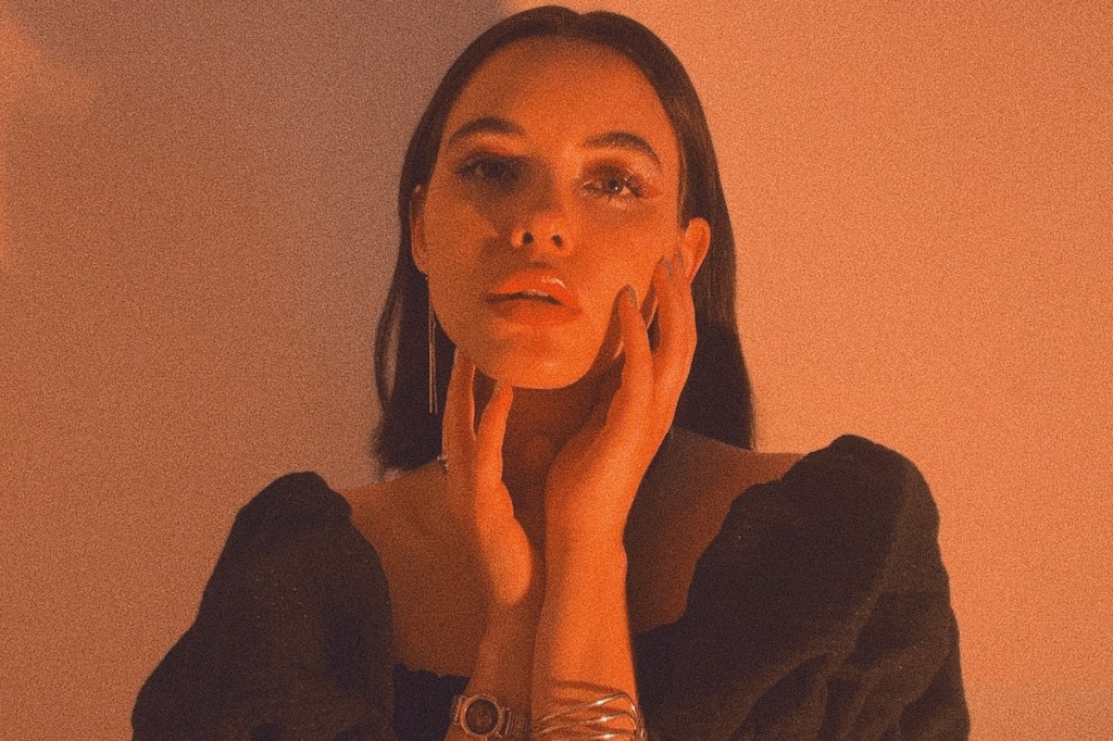 Listen: Sabriel – Fox In The&nbsp;Henhouse