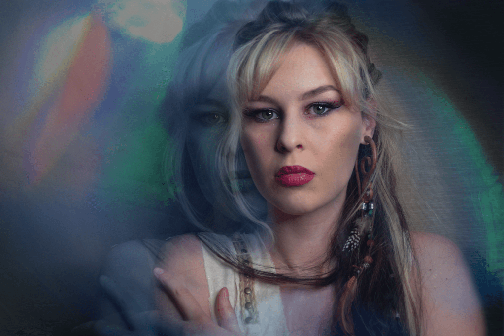 Watch: Robin Cisek – Speak To Me (Lyric&nbsp;Video)