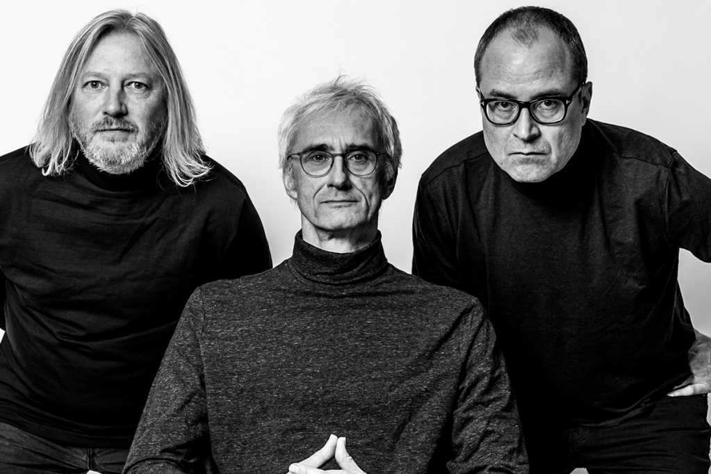 Listen: The Hengles – Morning&nbsp;Rain