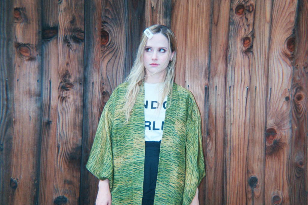 Listen: Ani Brava –&nbsp;Origami