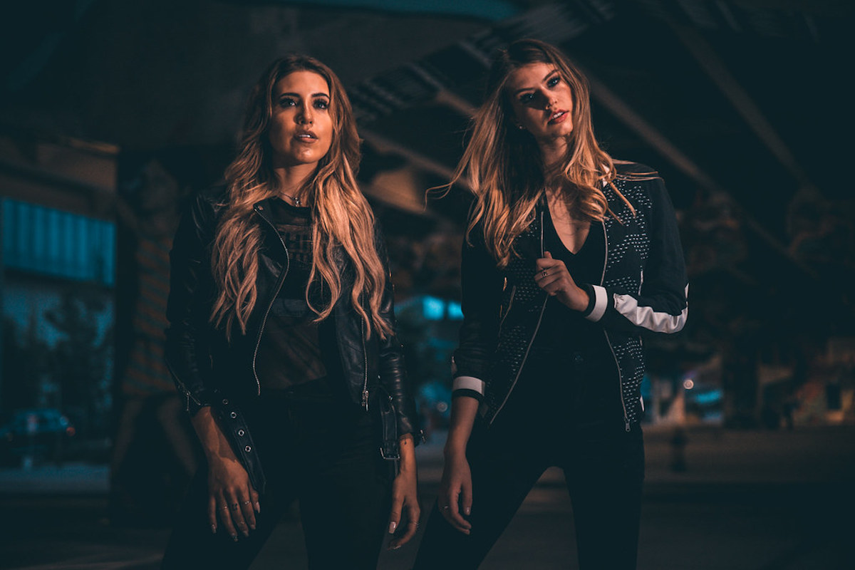 Listen: Carerra & Tavares – Tomorrow