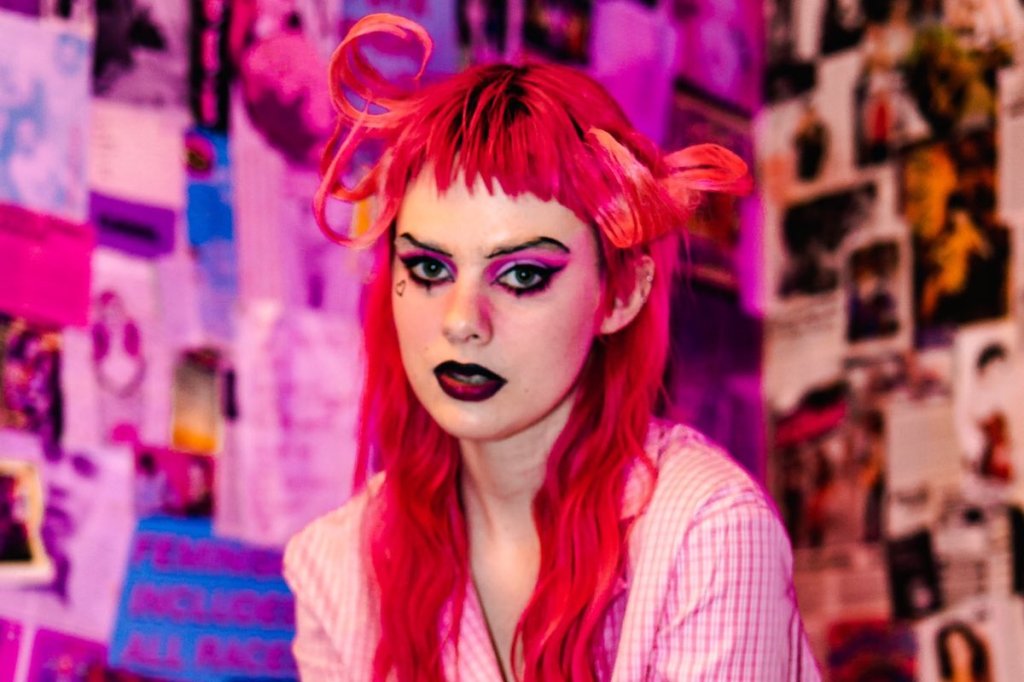 Listen: Girli – More Than A&nbsp;Friend