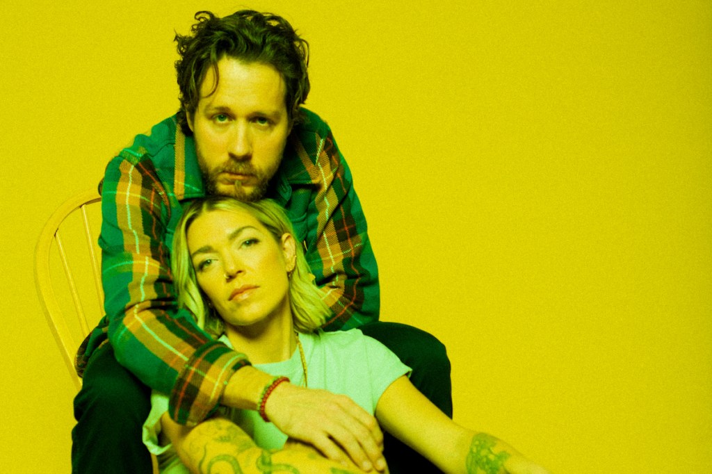 Listen: Elenowen – Peace And&nbsp;Quiet