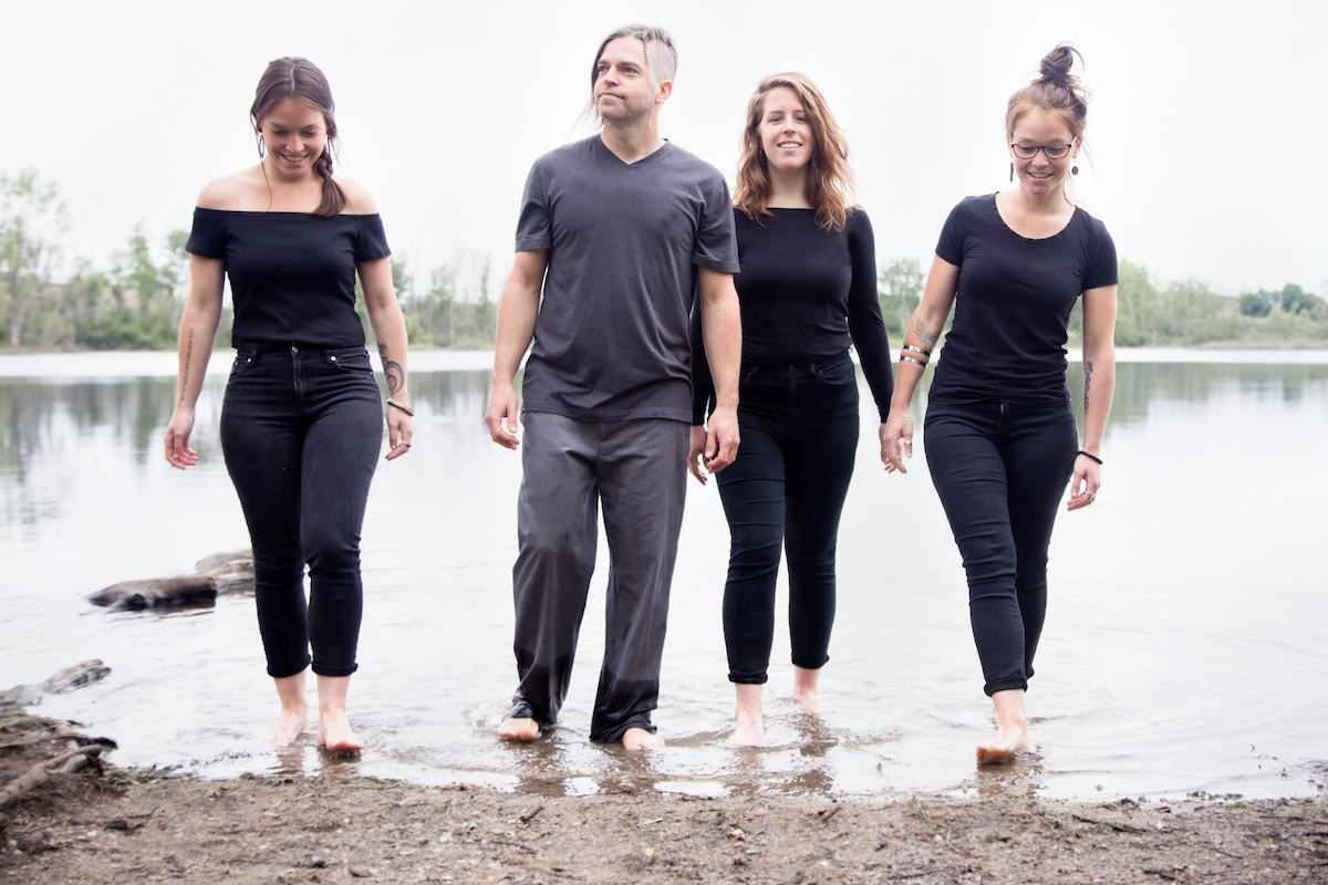 Listen: The Pairs – High Hopes
