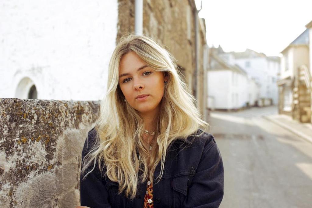 Listen: Bailey Tomkinson – When The Lights Went&nbsp;Out