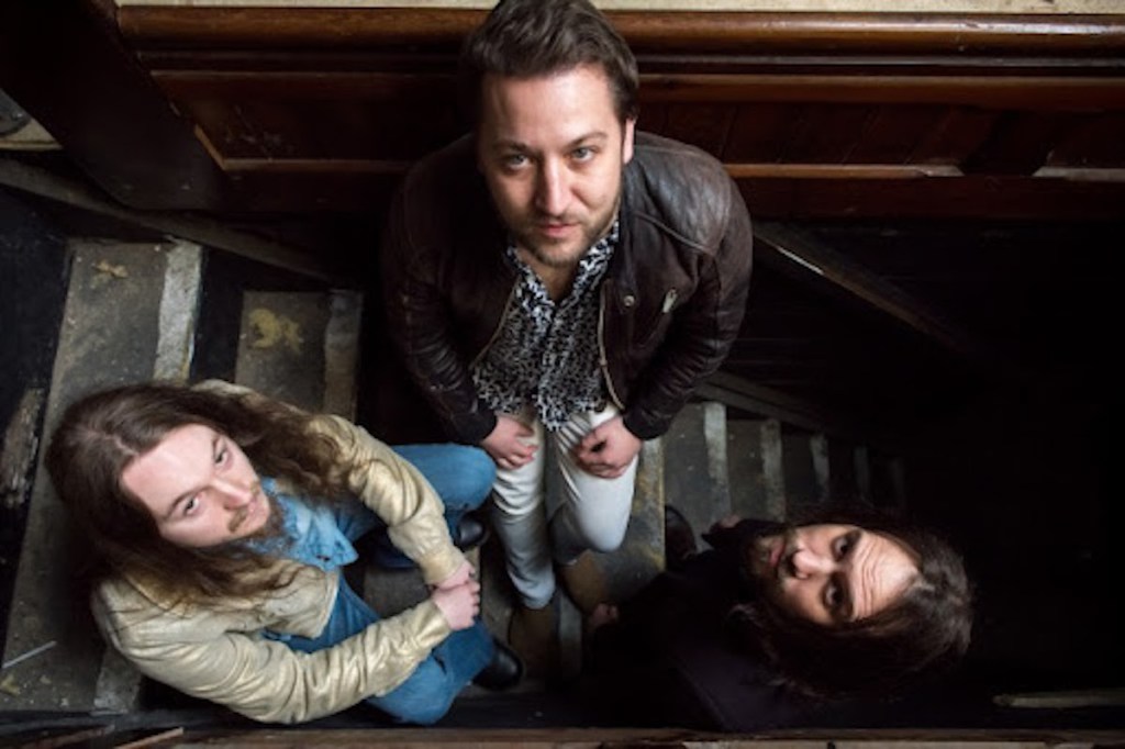 Listen: Mexican Dogs – Run, Run,&nbsp;Run