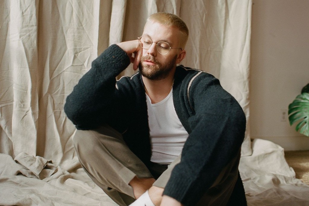 Watch: Virginia To Vegas – This Sucks (Featuring MacKenzie&nbsp;Porter)