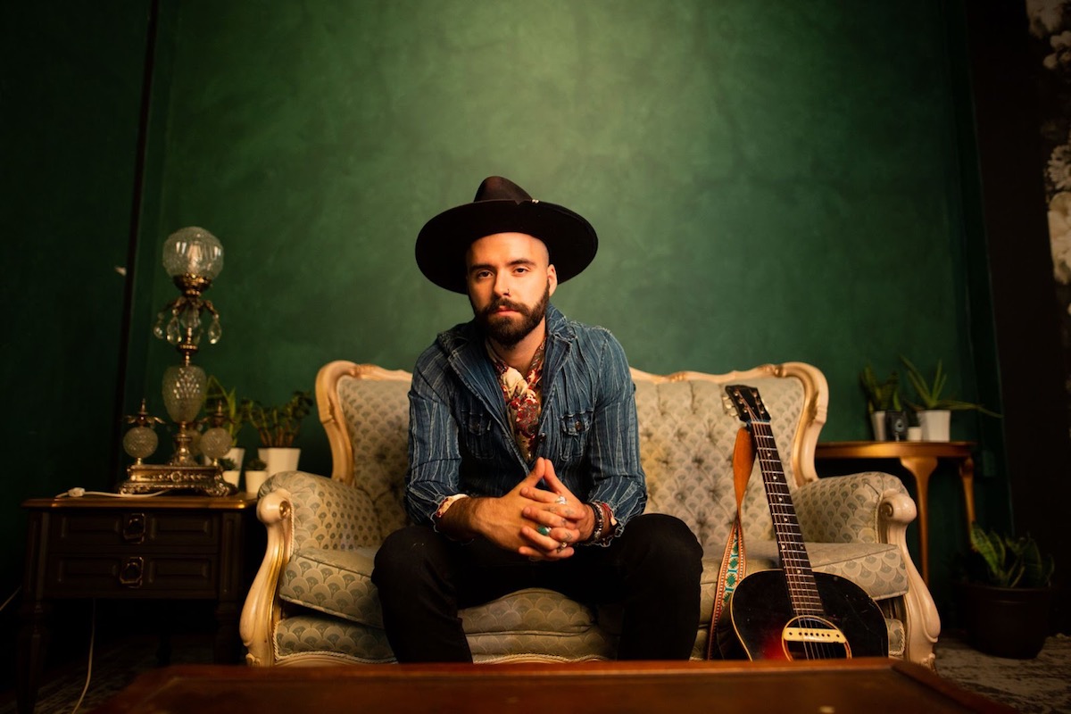 Listen: Conor Gains – Lightning