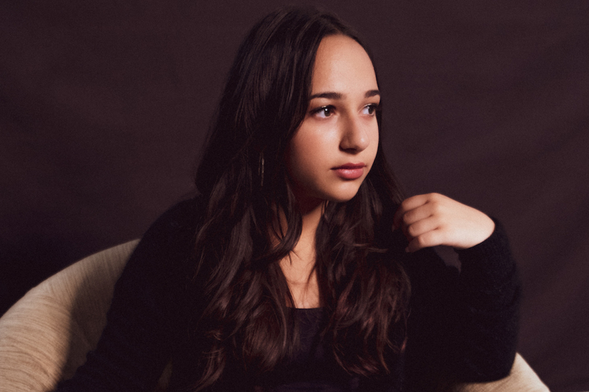 Watch: Loren Aronov – Uncool (Lyric Video)