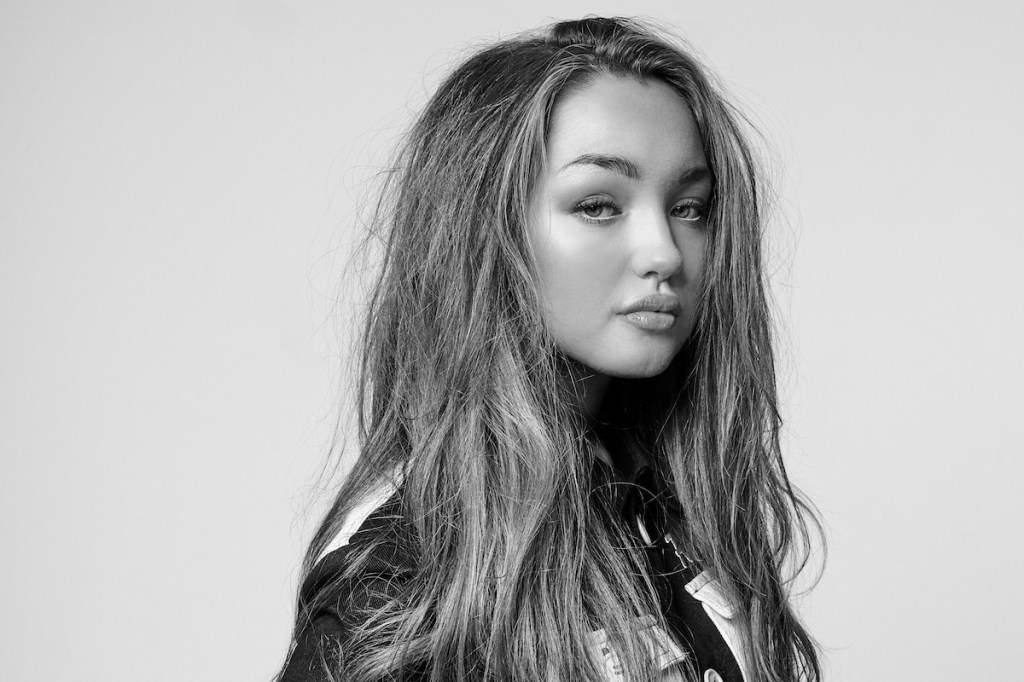 Watch: Amber T – Get&nbsp;Me