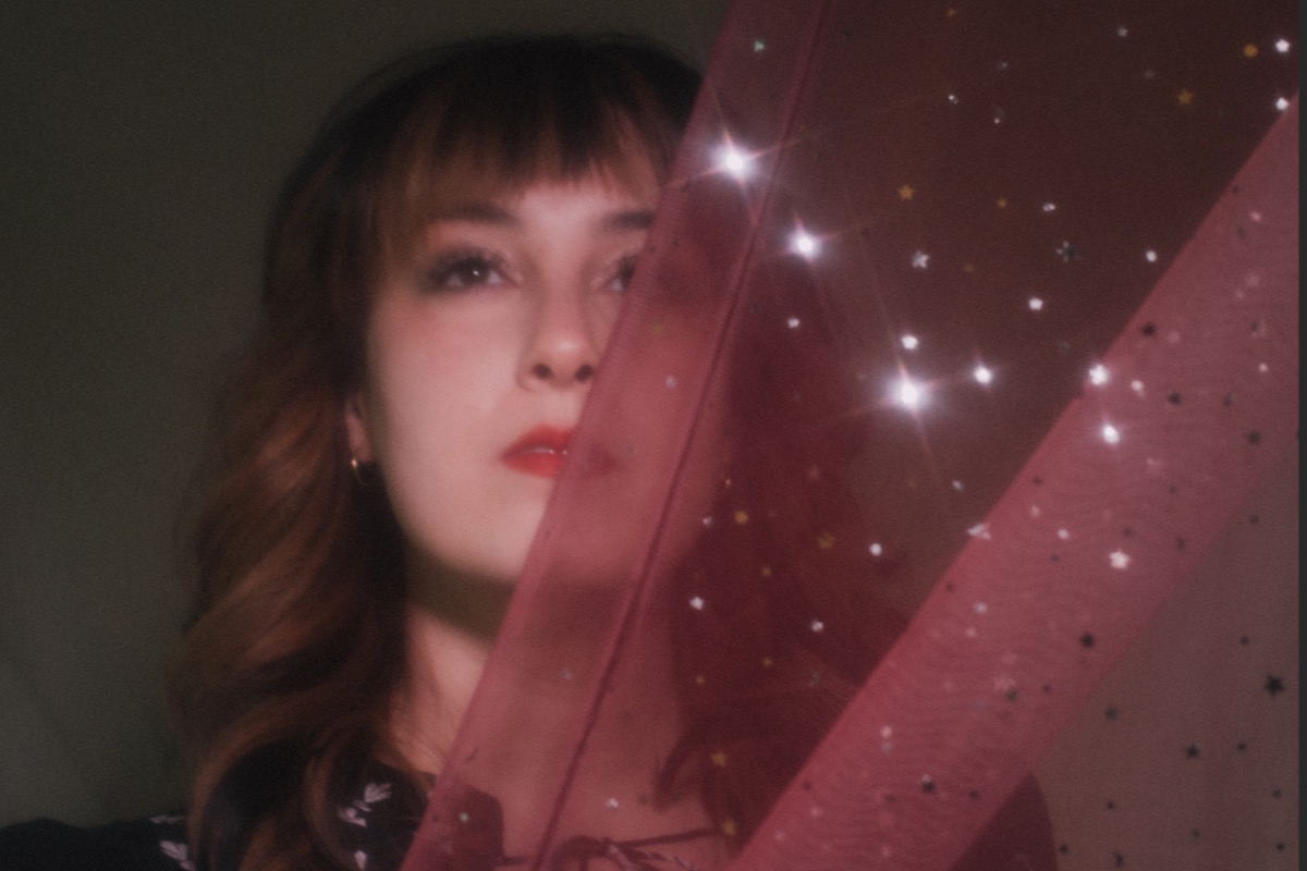 Listen: Clea Anaïs – Stars Still Dying