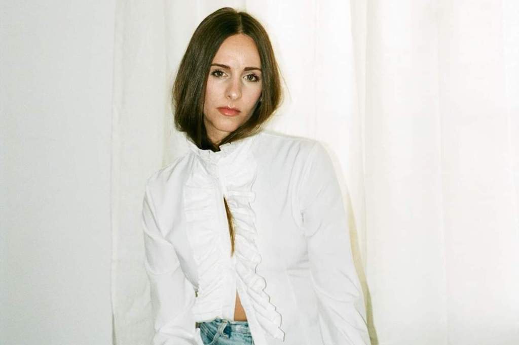 Janelle Kroll –&nbsp;Tanlines