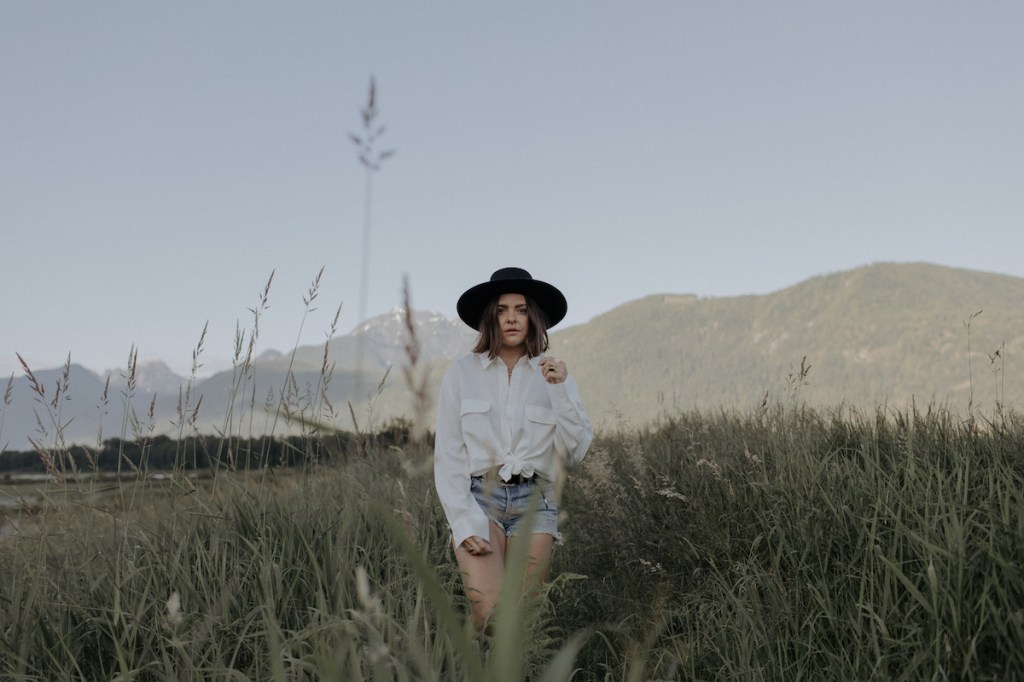 Listen: Parker Graye – Complicated (Sad Girl Country&nbsp;Version)