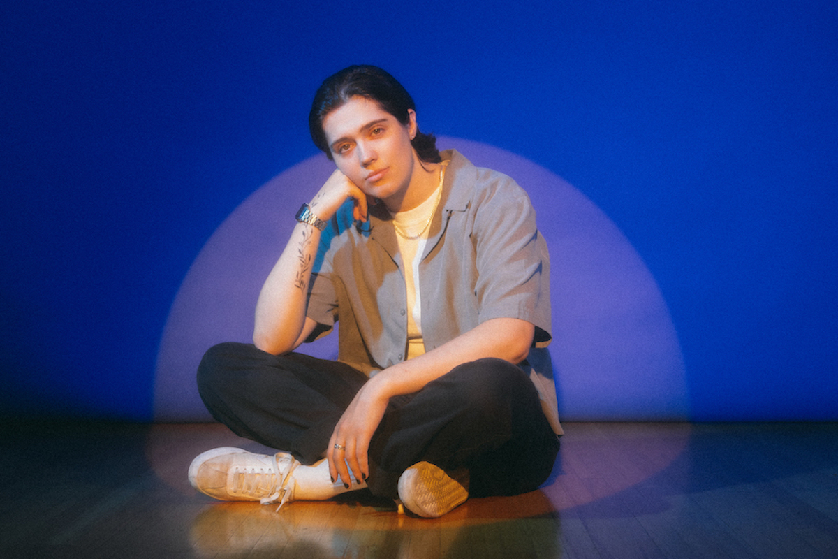 Watch: Zoey Leven – I Feel Like A Loser (Visualiser)