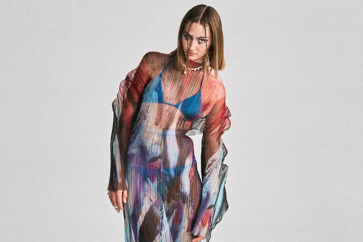 Watch: Clea – Listen Up