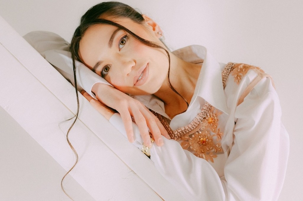 Listen: Jade Hilton –&nbsp;Daydream