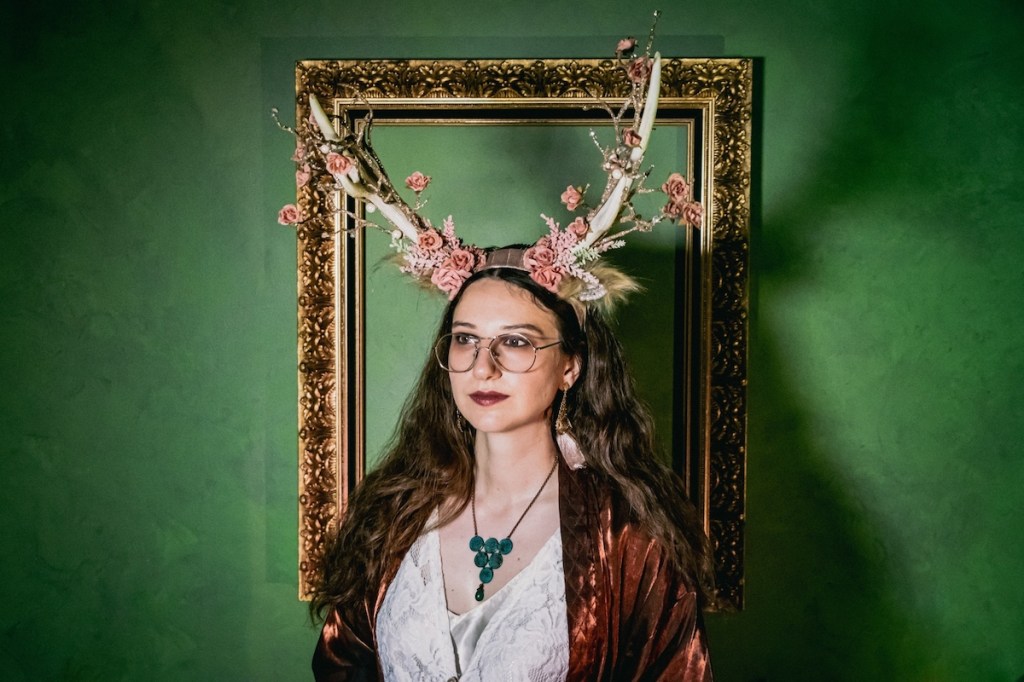 Watch: Kalila Badali – No Eye&nbsp;Contact