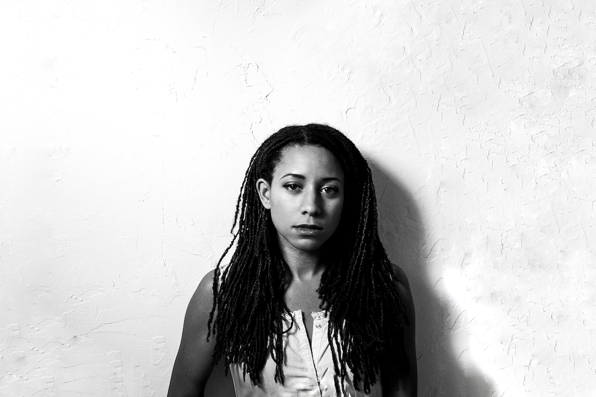 Watch: Ché Aimee Dorval – Falling Under