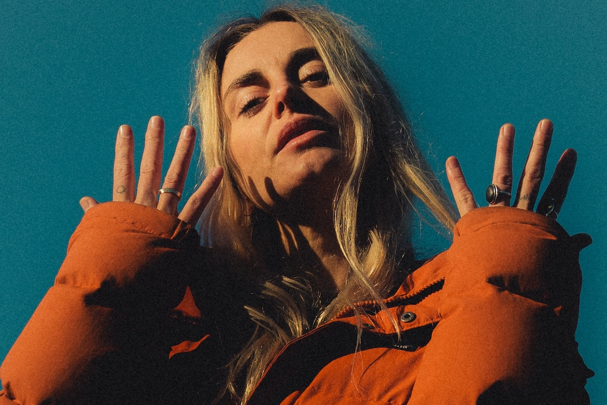 Watch: Amaara – Bright Lights