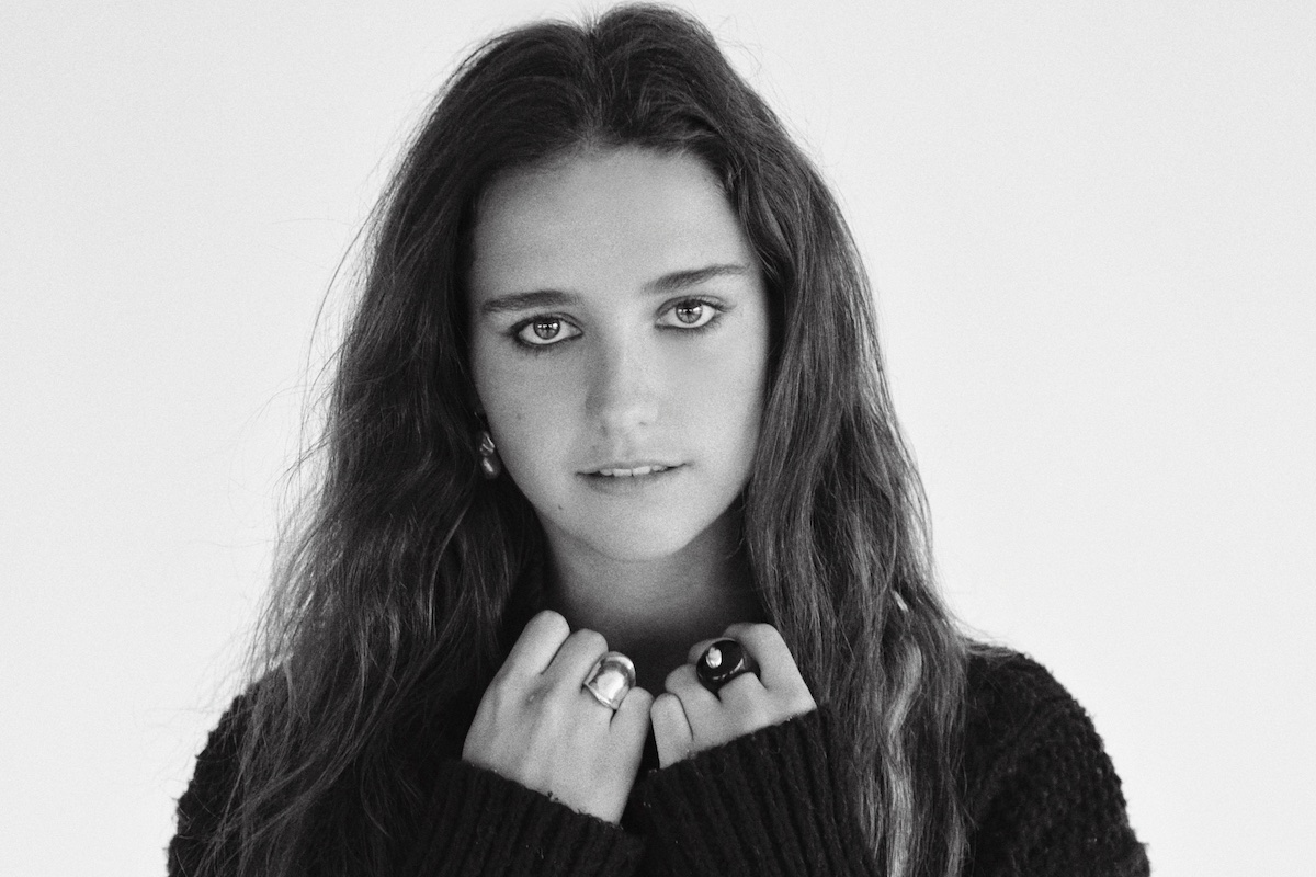 Watch: Lila Dupont – Legal In England