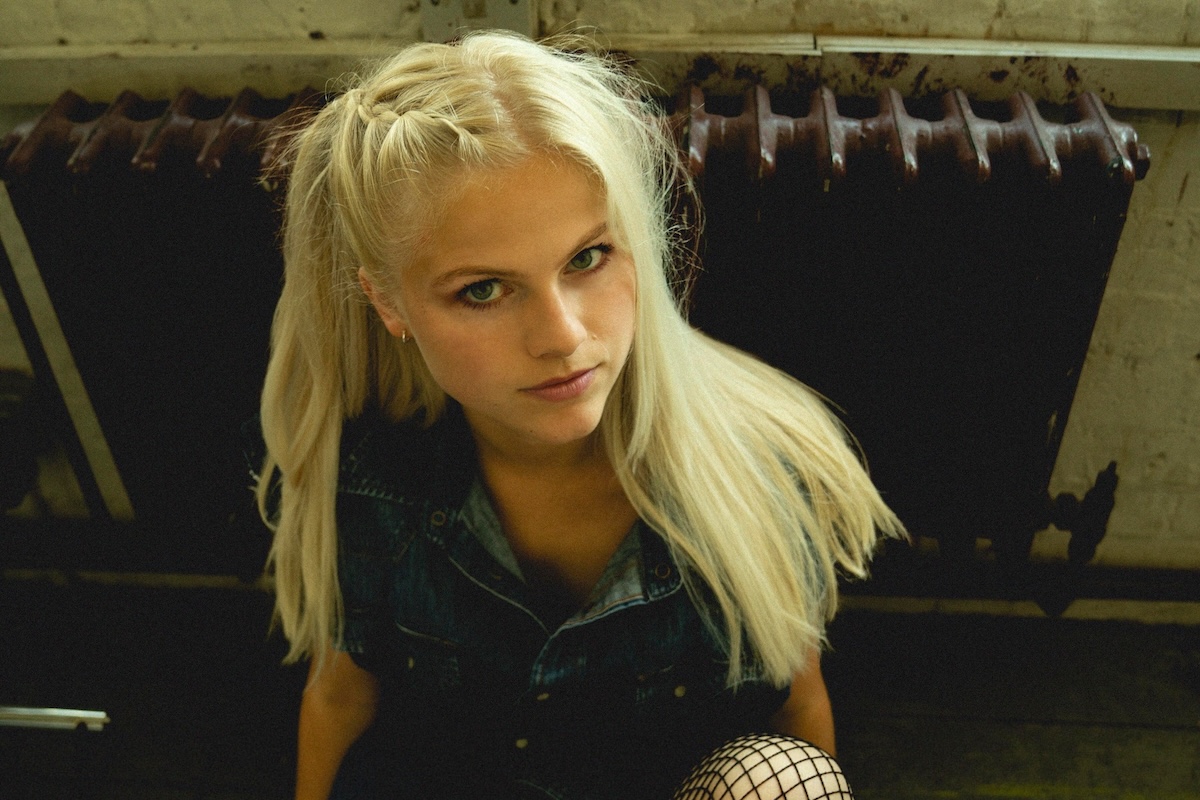 Izzy S.O – I Swear I Made You Up