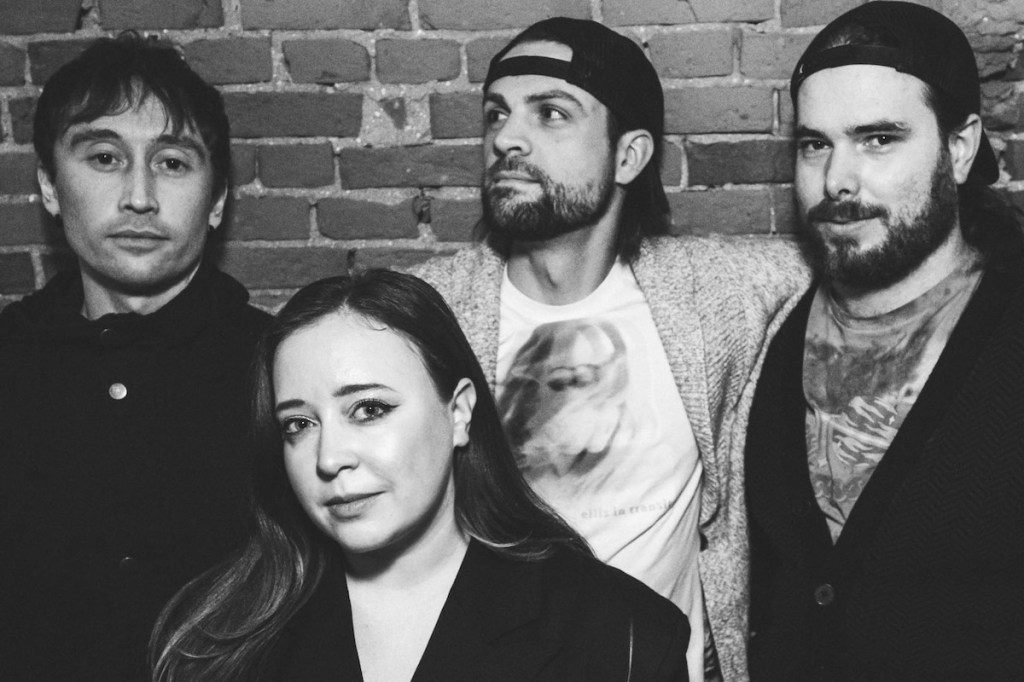 Ellis In Transit –&nbsp;Suffocating