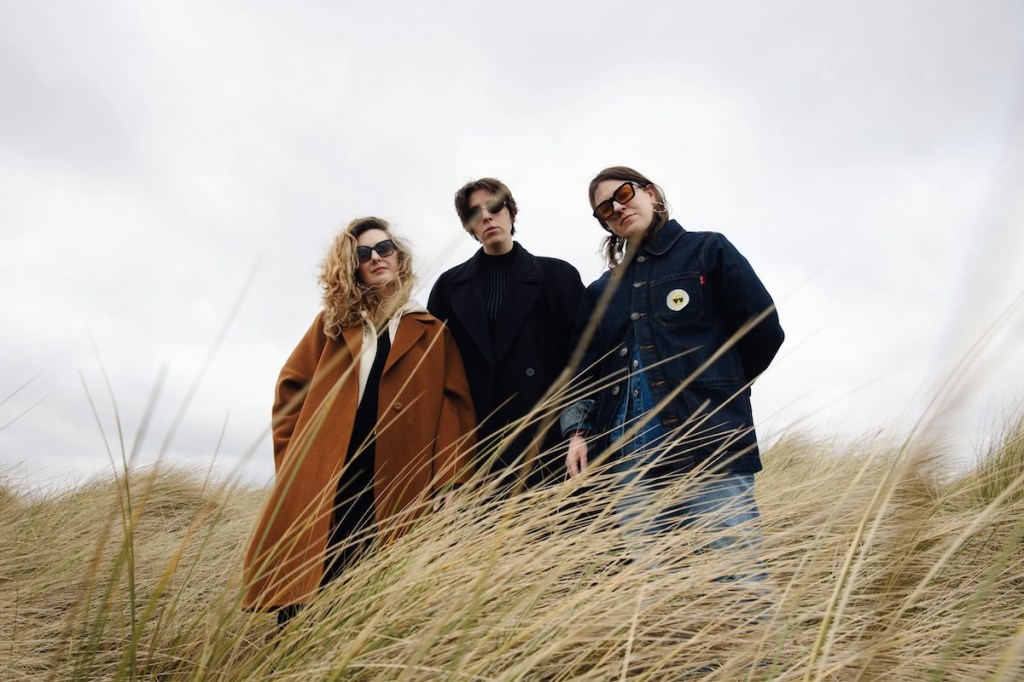 Pillow Queens – Be A Big&nbsp;Girl